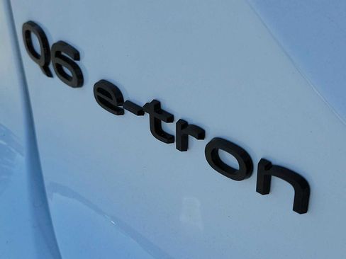 New 2027 Audi Q6 e-tron Premium Plus AWD/4WD image 11
