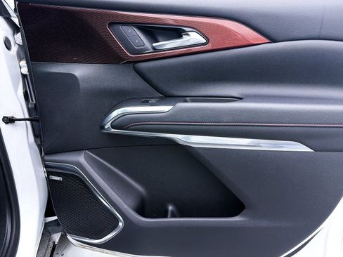 Used 2024 Chevrolet Traverse RS w/ LPO, Floor Liner Package image 36