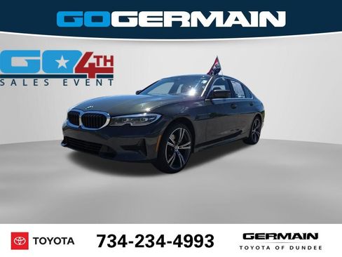 Used 2022 BMW 330i xDrive Sedan w/ Premium Package AWD/4WD image 1
