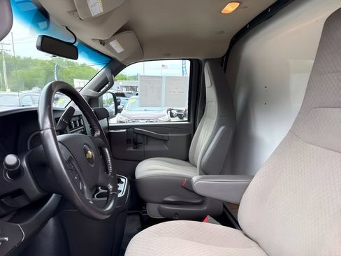Used 2020 Chevrolet Express 3500 w/ Power Convenience Package RWD image 18