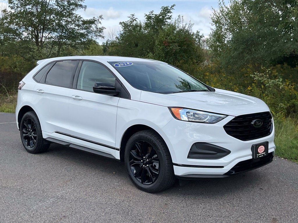 Used 2024 Ford Edge SE w/ Black Appearance Package AWD/4WD image 1