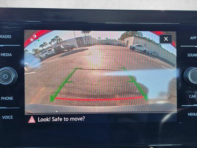 Used 2025 Volkswagen Jetta SE FWD image 13