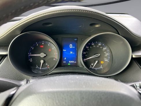 Used 2018 Toyota C-HR XLE FWD image 20