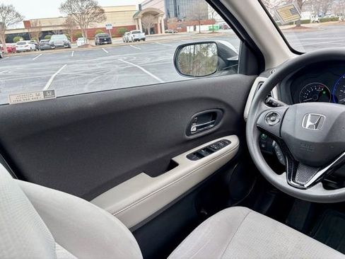 Used 2022 Honda HR-V LX image 22