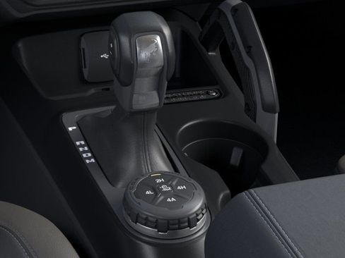 New 2025 Ford Bronco Outer Banks w/ Sasquatch Package AWD/4WD image 17