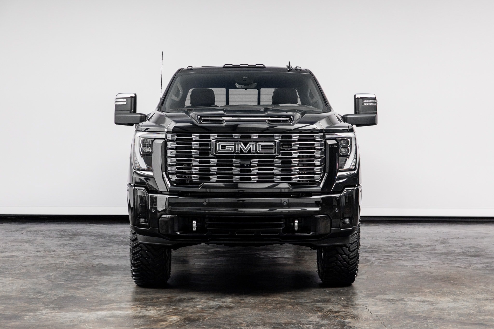 Used 2026 GMC Sierra 2500 Denali Ultimate w/ Max Trailering Package AWD/4WD image 2