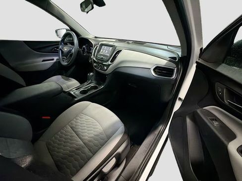 Used 2019 Chevrolet Equinox LS image 25