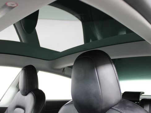 Used 2019 Tesla Model 3 Standard Range Plus image 19