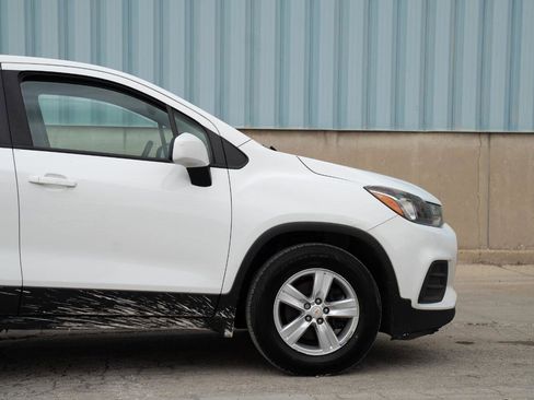 Used 2021 Chevrolet Trax LS w/ Tint and Cruise Package image 11