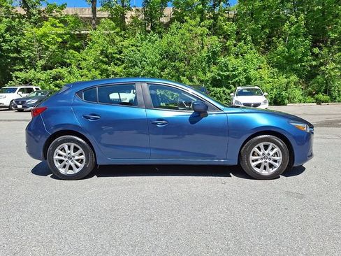 Used 2017 MAZDA MAZDA3 Sport FWD image 9