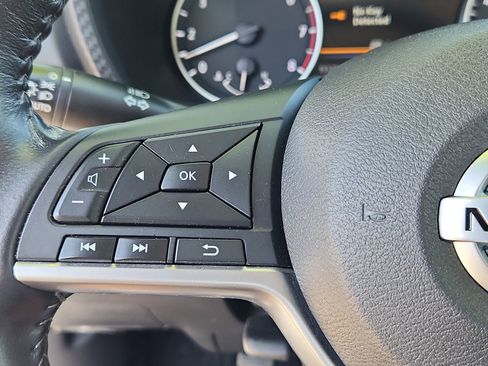 Used 2023 Nissan Sentra SV FWD image 16