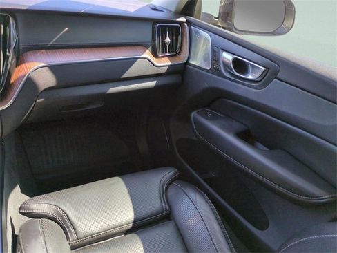 Certified 2023 Volvo XC60 B5 Ultimate w/ Protection Package Premier image 13