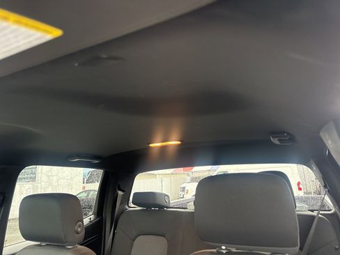 Used 2023 Chevrolet Colorado W/T image 16