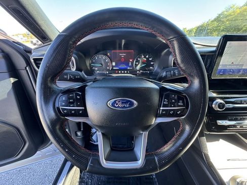 Used 2022 Ford Explorer ST-Line w/ Class IV Trailer Tow Package image 11