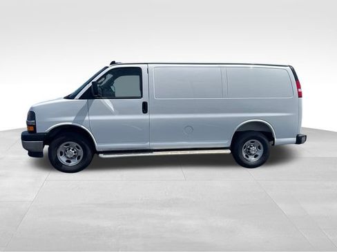 Used 2025 Chevrolet Express 2500 w/ Driver Convenience Package RWD image 2