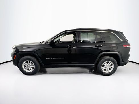Used 2023 Jeep Grand Cherokee Laredo AWD/4WD image 8