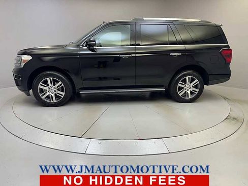 Used 2023 Ford Expedition Limited image 2