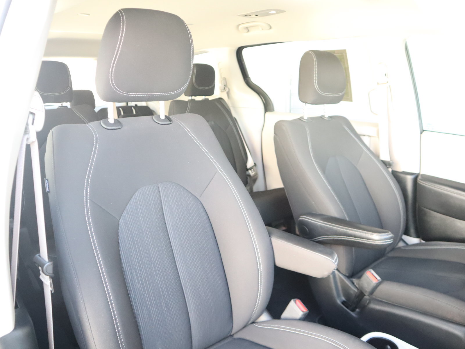 Used 2024 Chrysler Voyager LX FWD image 53