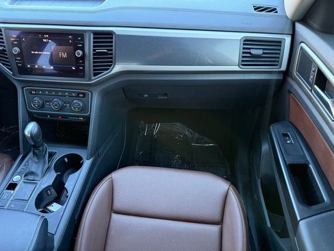 Used 2021 Volkswagen Atlas SE w/ Panoramic Sunroof Package FWD image 10