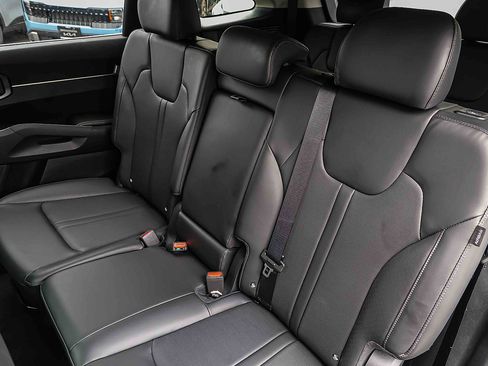 Certified 2026 Kia Sorento S FWD image 21