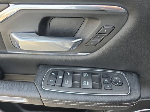 Used 2024 RAM 1500 Laramie image 30