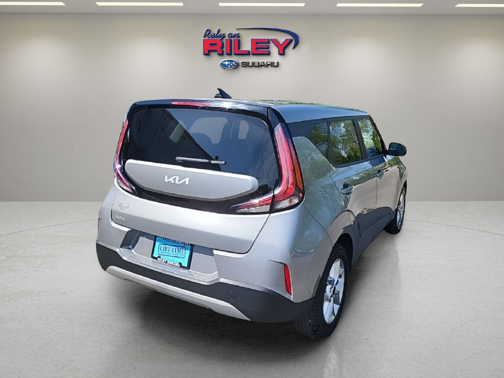 Used 2025 Kia Soul LX w/ LX Technology Package FWD image 6