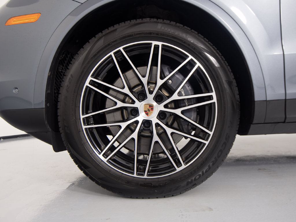 Certified 2026 Porsche Cayenne E-Hybrid AWD/4WD image 14
