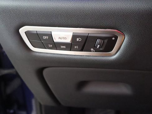 Used 2023 BMW X5 xDrive40i w/ Climate Comfort Package image 37