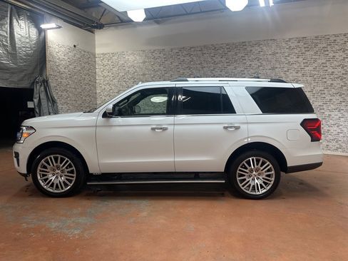 Used 2024 Ford Expedition Limited image 4