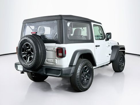 Used 2025 Jeep Wrangler Sport AWD/4WD image 9