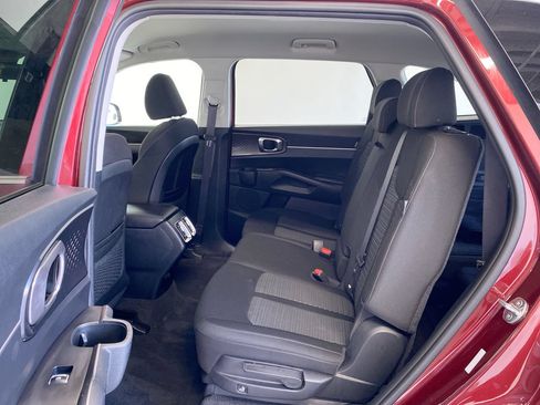 Used 2025 Kia Sorento LX FWD image 32