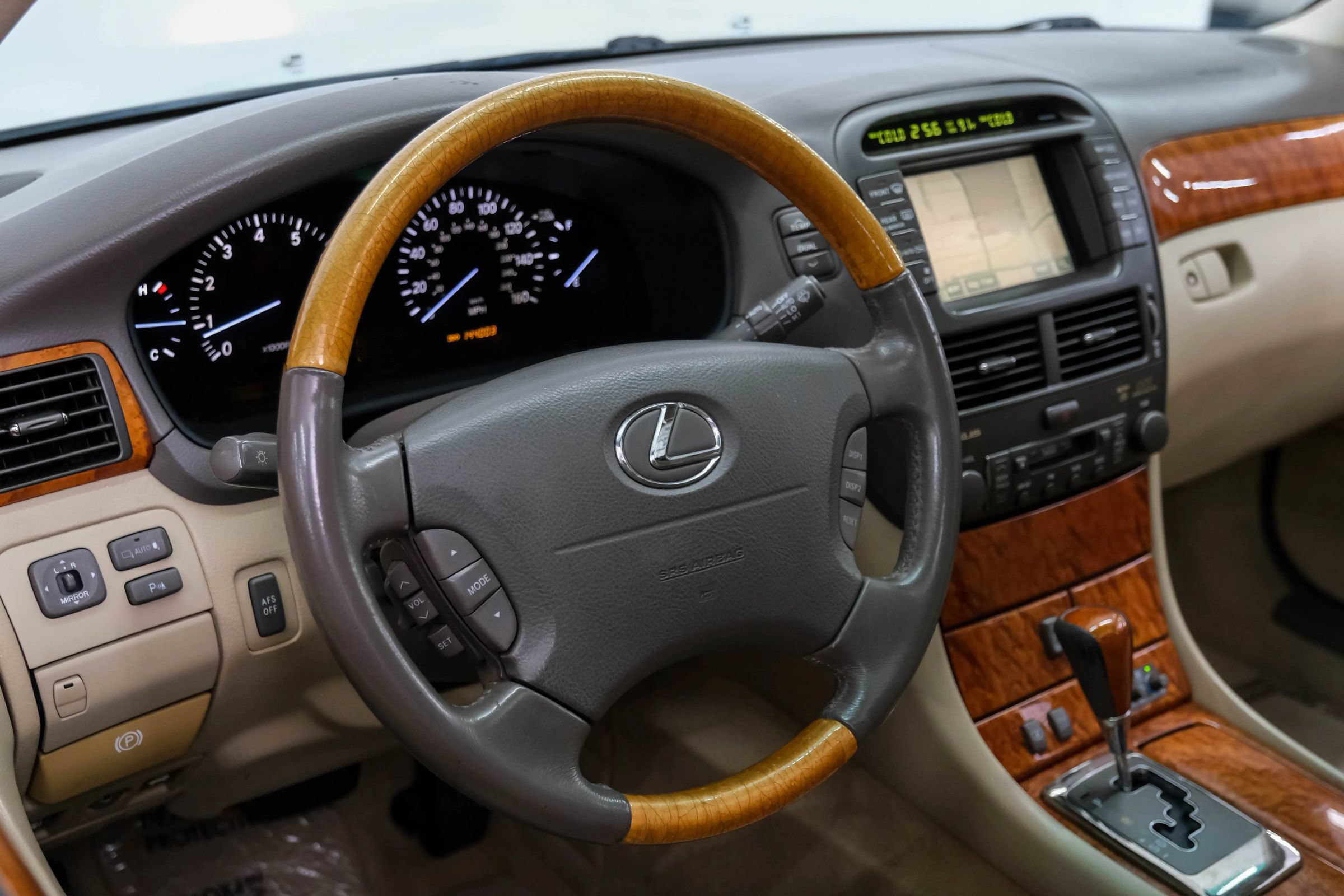 Used 2006 Lexus LS 430 w/ Modern Luxury Pkg RWD image 16