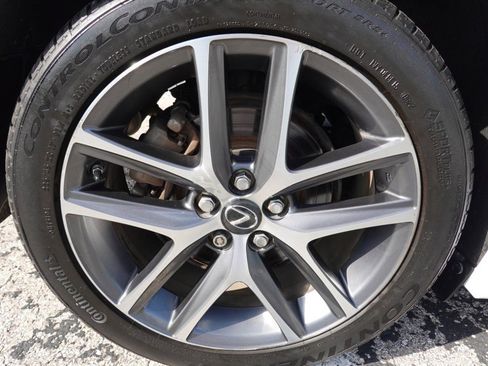 Used 2015 Lexus CT 200h w/ Navigation Package FWD image 9