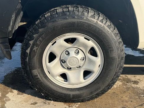 Used 2022 Toyota Tacoma SR image 10