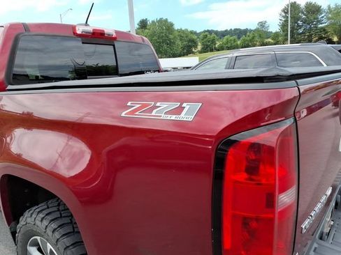 Used 2017 Chevrolet Colorado Z71 AWD/4WD image 19