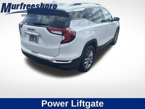 Used 2023 GMC Terrain SLT w/ LPO, Floor Liner Package FWD image 9