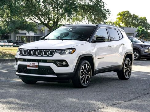 Used 2023 Jeep Compass Limited image 9
