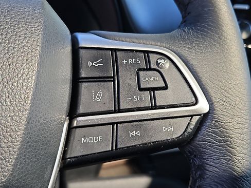 Used 2023 Toyota Sienna XLE image 22