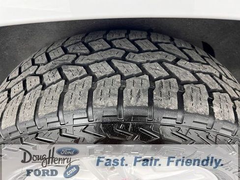 Used 2022 GMC Yukon SLT w/ SLT Premium Package image 20