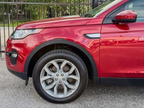 Used 2018 Land Rover Discovery Sport HSE image 30