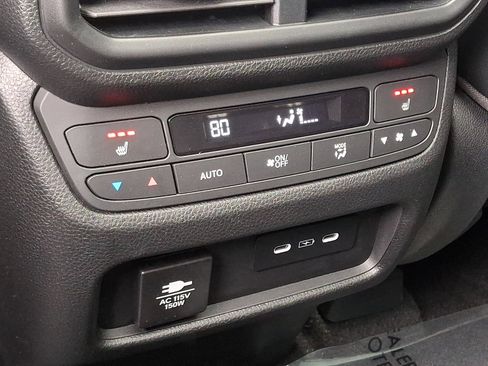 Used 2024 Honda Pilot Elite image 12