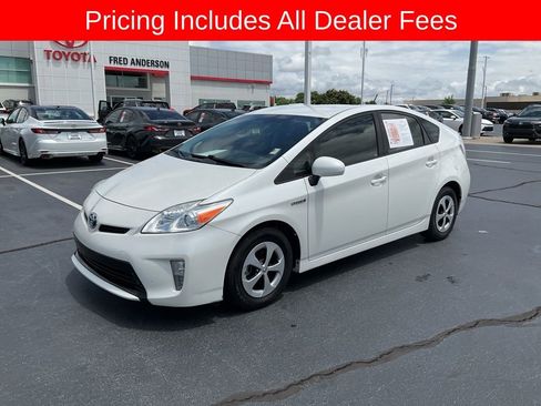 Used 2015 Toyota Prius Four FWD image 1