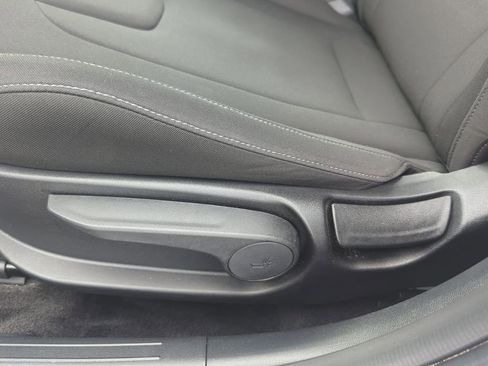 Used 2025 Hyundai Elantra SEL FWD image 12