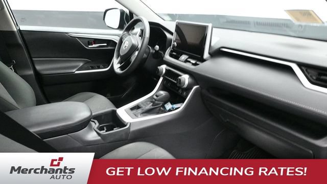 Used 2024 Toyota RAV4 XLE w/ Weather Package AWD/4WD image 17