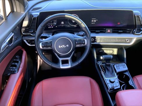 Used 2024 Kia Sportage SX image 5