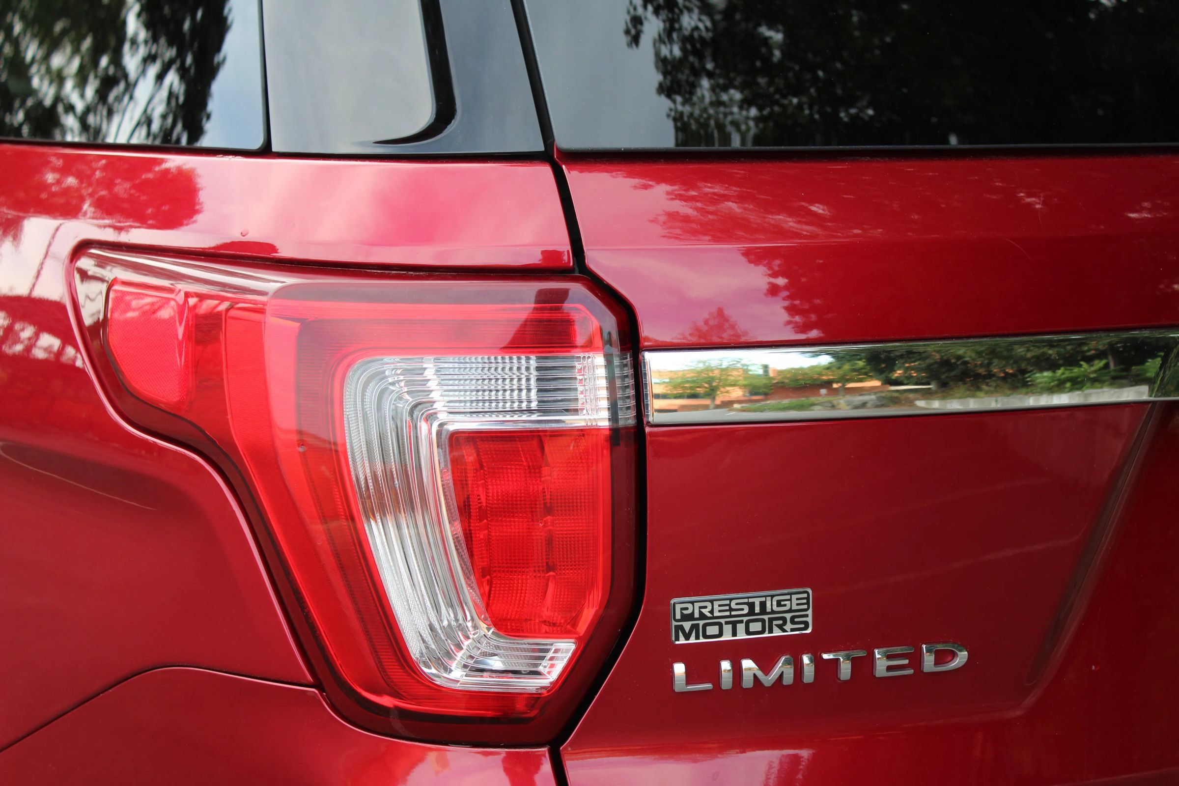 Used 2018 Ford Explorer Limited w/ Equipment Group 301A AWD/4WD image 45