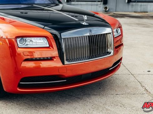 Used 2015 Rolls-Royce Wraith RWD image 24