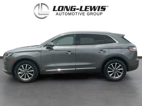 Used 2022 Lincoln Nautilus FWD image 2
