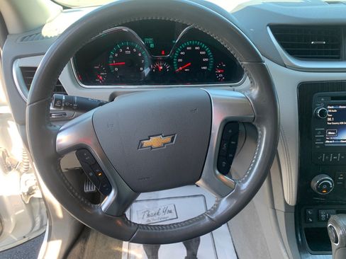 Used 2017 Chevrolet Traverse LT w/ Style and Technology Package AWD/4WD image 8