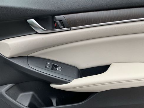 Used 2018 Honda Accord EX-L image 19